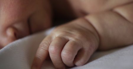 Niemowlę nie oddychało. Dramatyczna akcja ratunkowa