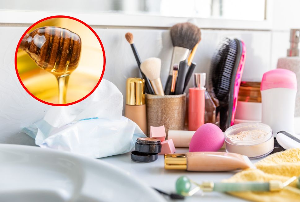 Posmaruj miodem i zostaw w łazience. Pozbędziesz się powszechnego problemu