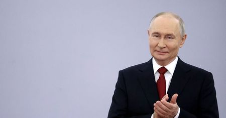 Powrót do gotówki. Tak wojna wpłynęła na Rosjan