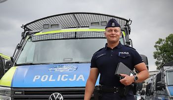 Opole: Bohater w mundurze ratuje kobietę w kryzysie