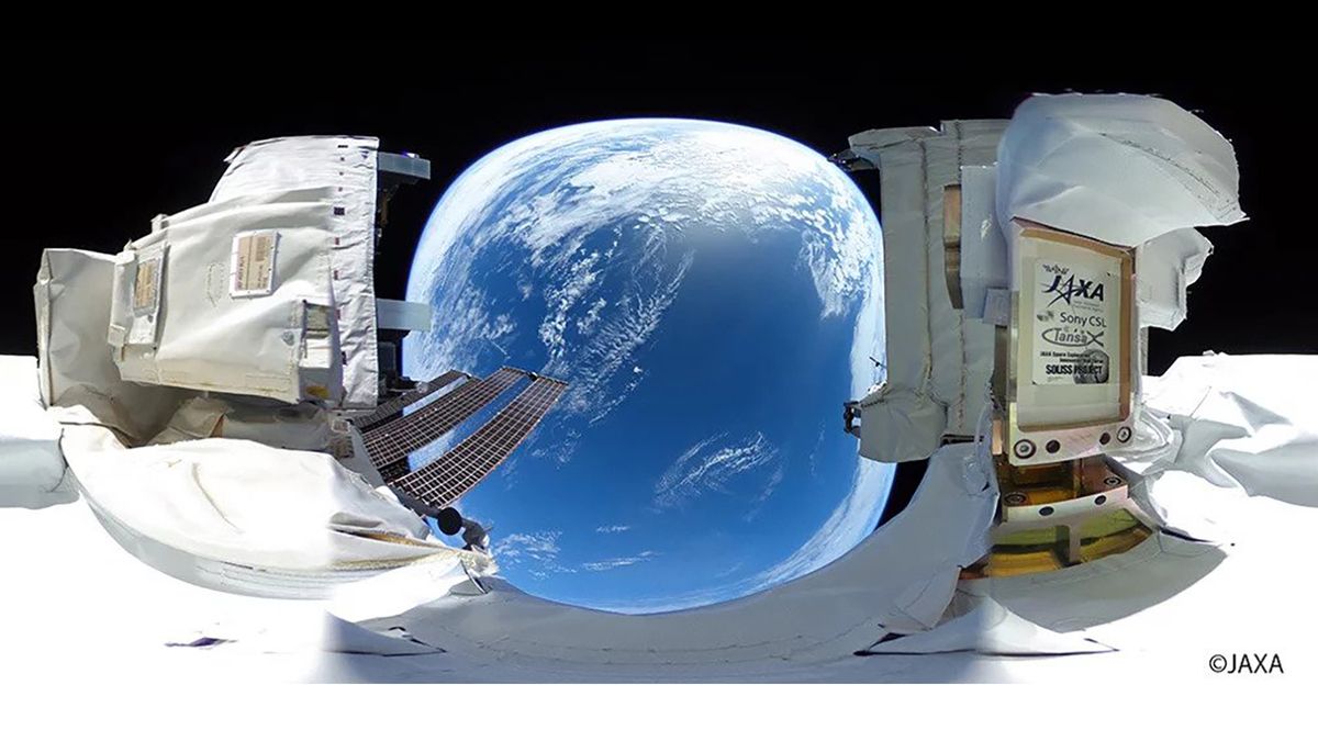 Ricoh i JAXA połączyły siły. Efekt to kosmiczne zdjęcia 360 1