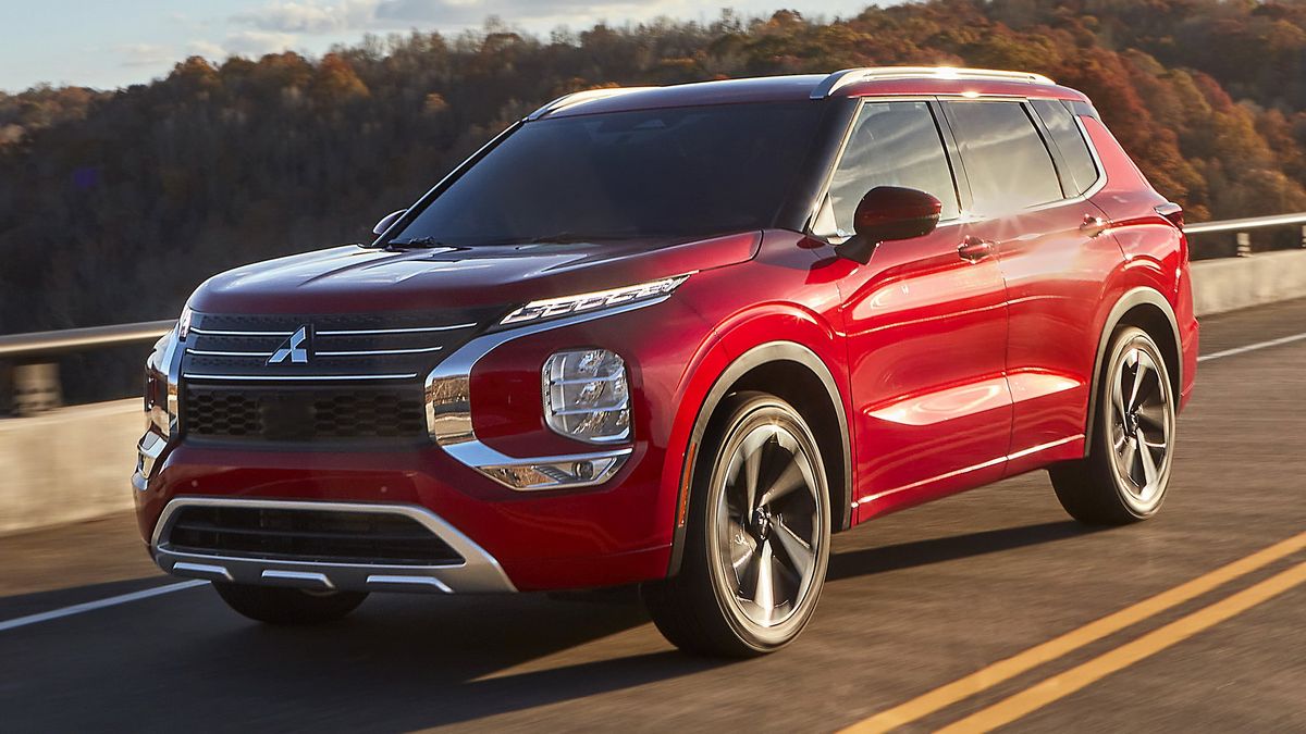 Nowy Outlander zauważalnie różni się od poprzednika.