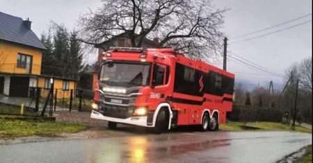 Takiej akcji jeszcze nie było. Betonowe schody nagle zaczęły parzyć