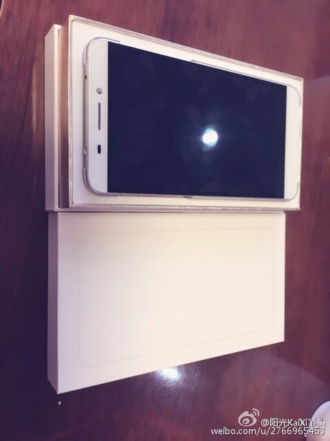 W skrócie: nietypowy unboxing Galaxy S6, Nubia Z9 na zdjęciach oraz VOD w PKP Intercity 4