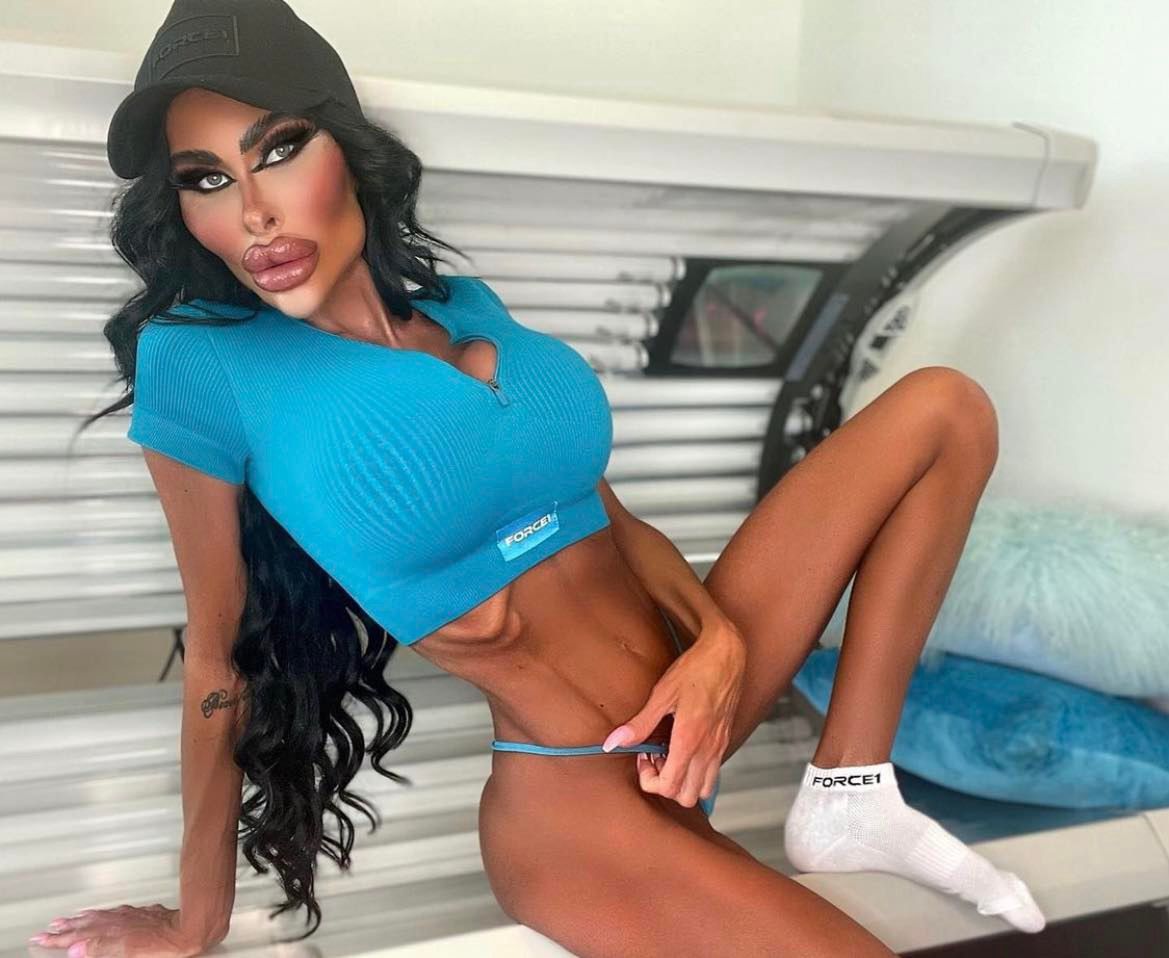33-letnia Tara Jayne zoperowała się na "żywą lalkę Barbie"