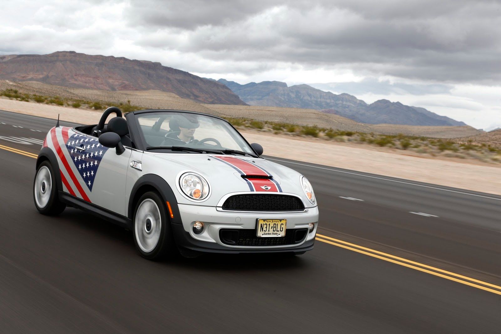 Galeria Mini jako celebracja sprzedaży półmilionowego egzemplarza w USA 264