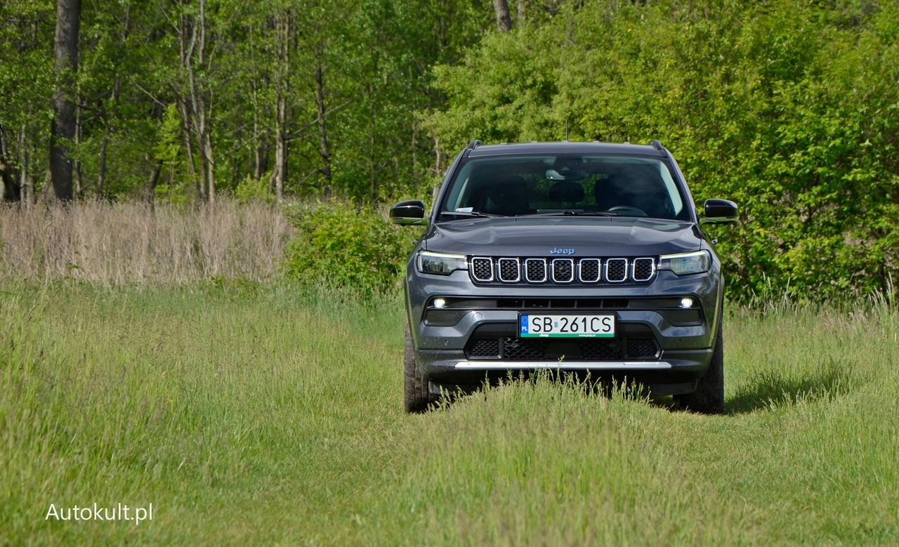 Jeep Compass po liftingu stał się trochę bardziej zwyczajny. Dobrze to, czy źle?