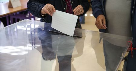 Młodzi za Gibałą, seniorzy za Piątkowską. Kraków podzielony pokoleniowo