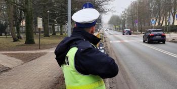 Ostróda: Nietrzeźwi kierowcy, z zakazami i bez uprawnień na drogach