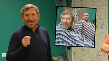 Andrzej z Plutycz u fryzjera. Jarka kazał przefarbować na niebiesko