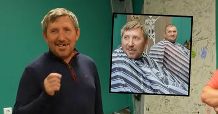 Andrzej z Plutycz u fryzjera. Jarka kazał przefarbować na niebiesko