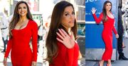Wydekoltowana Eva Longoria zachwyca w czerwonej kreacji. Jest jak wino?