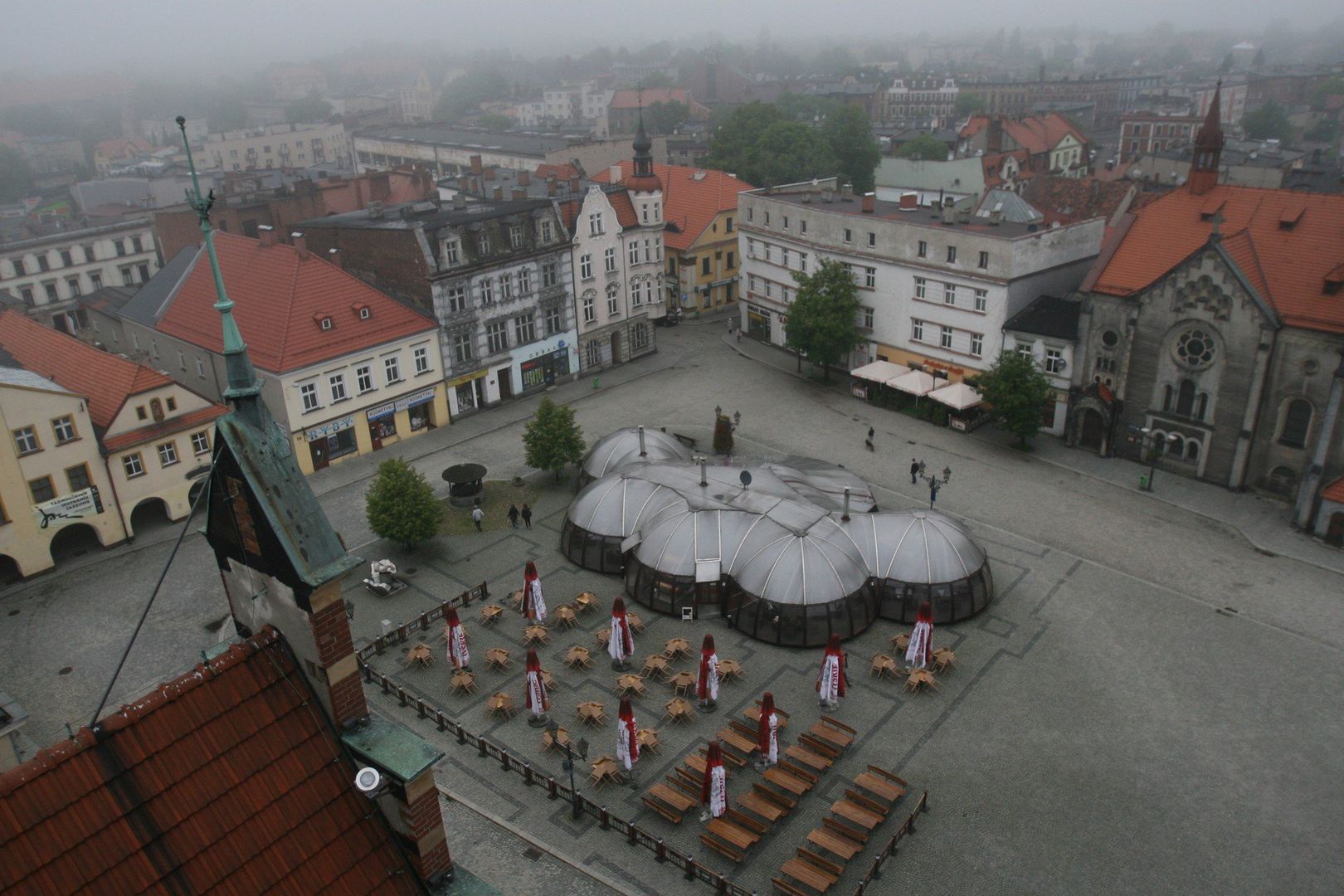 Tarnów(207 pozycja w rankingu ogólnopolskim)Rozwody na 1000 mieszkańców: 1,6Powiat: powiat TarnówWojewództwo: małopolskie