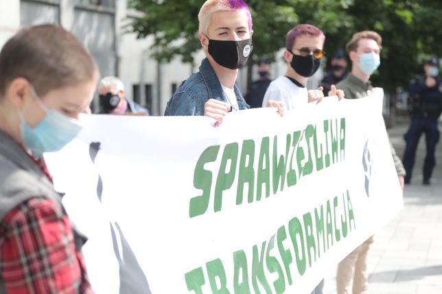 Warszawa. Protest przed siedzibą PGE