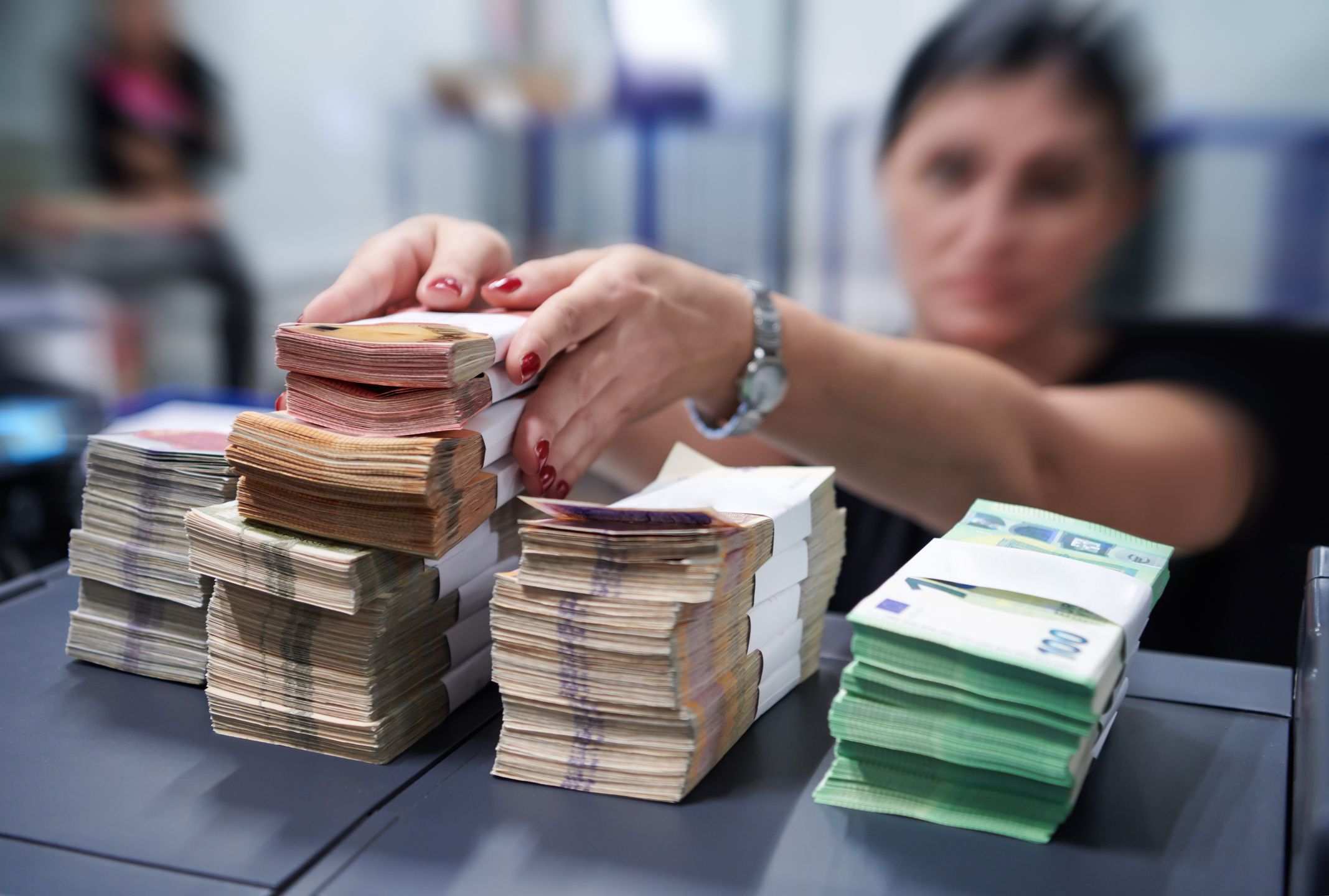 pieniądze gotówka oszczędności bank