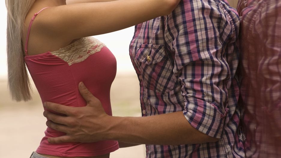 detail of young couple embracing
bilderlounge/bilderlounge