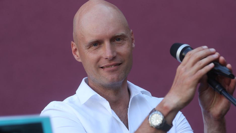 Krzysztof Igor Krawczyk zagrał koncert w Łodzi. "Teraz tatusiu zobacz, jak ja to śpiewam"