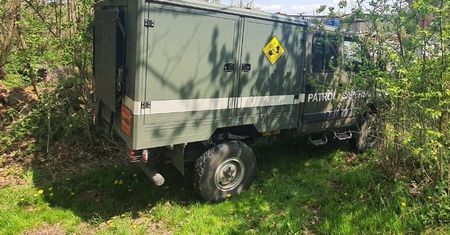 Zabrał się za porządki. Gdy to zobaczył, zadzwonił na policję