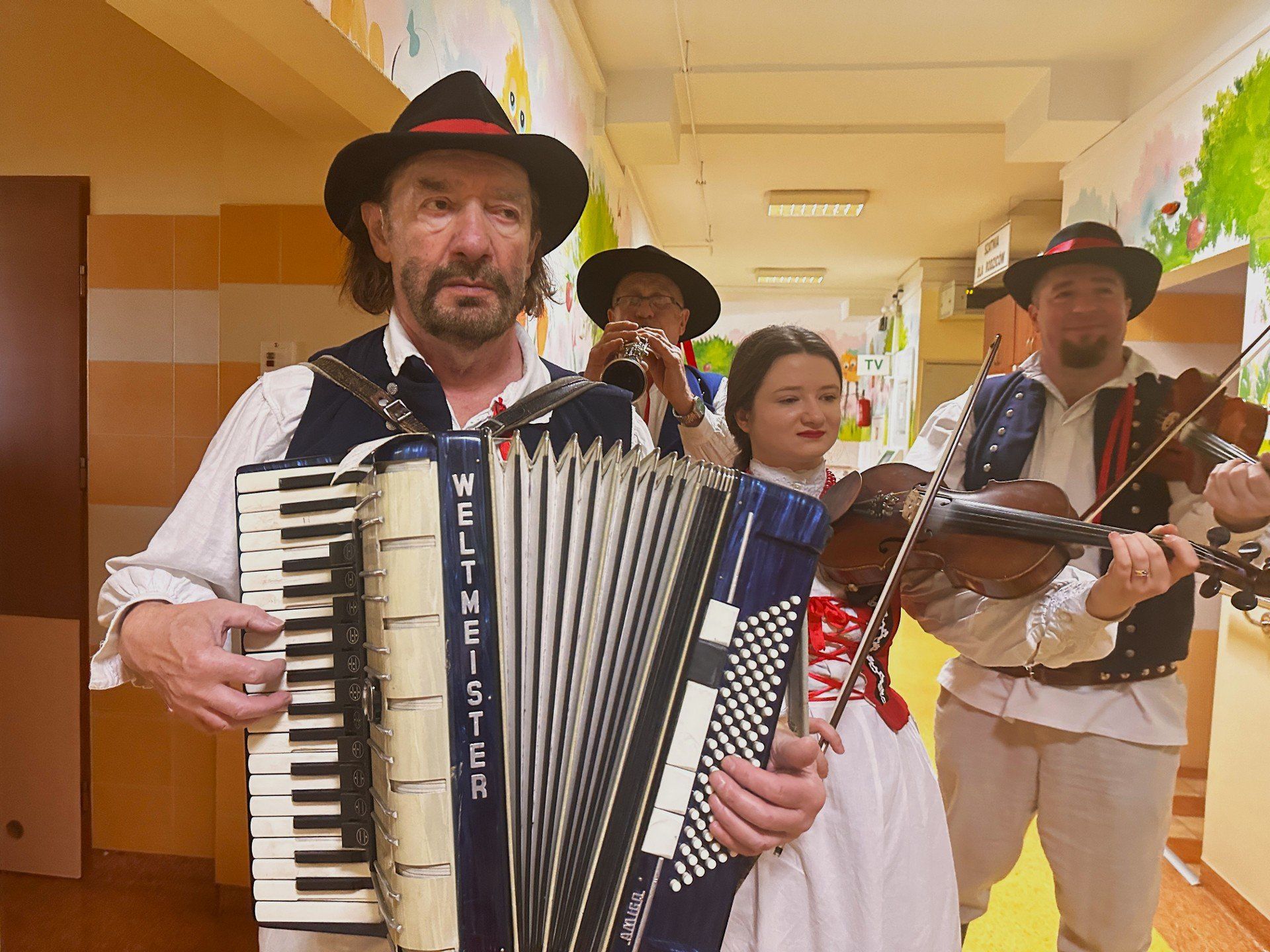 Mikołajki w szpitalu z OSP Brunary