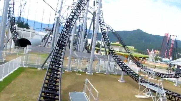 Wybierz się na przejażdżkę najbardziej stromym rollercoasterem [wideo] 1