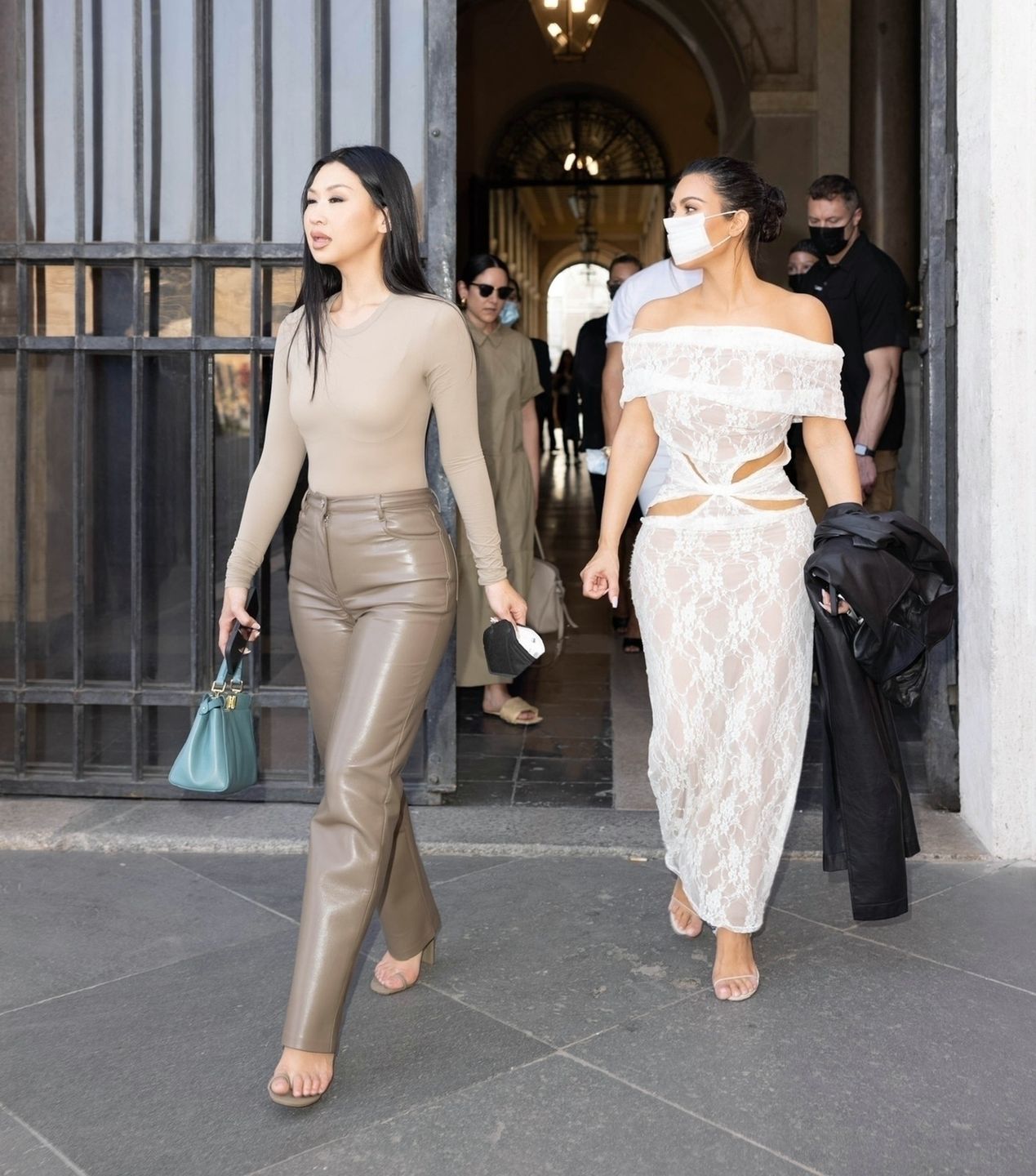 Kim Kardashian zwiedza Watykan z Kate Moss 