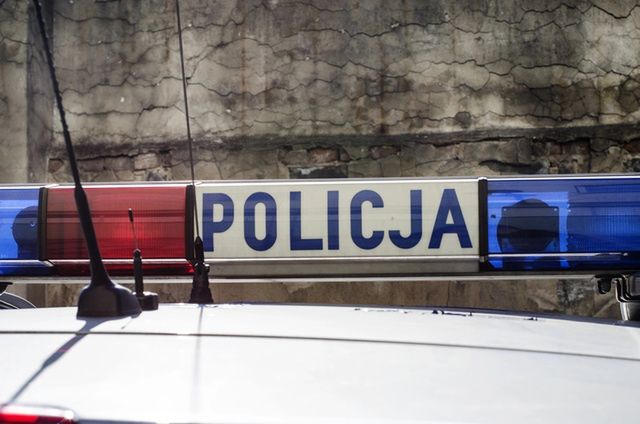 Odpowie za założenie tablic rejestracyjnych od innego auta