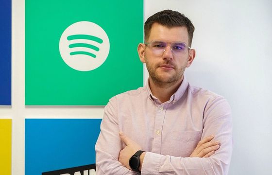 Kamil Grześkowiak jako regional Spotify programmatic lead w Httpool