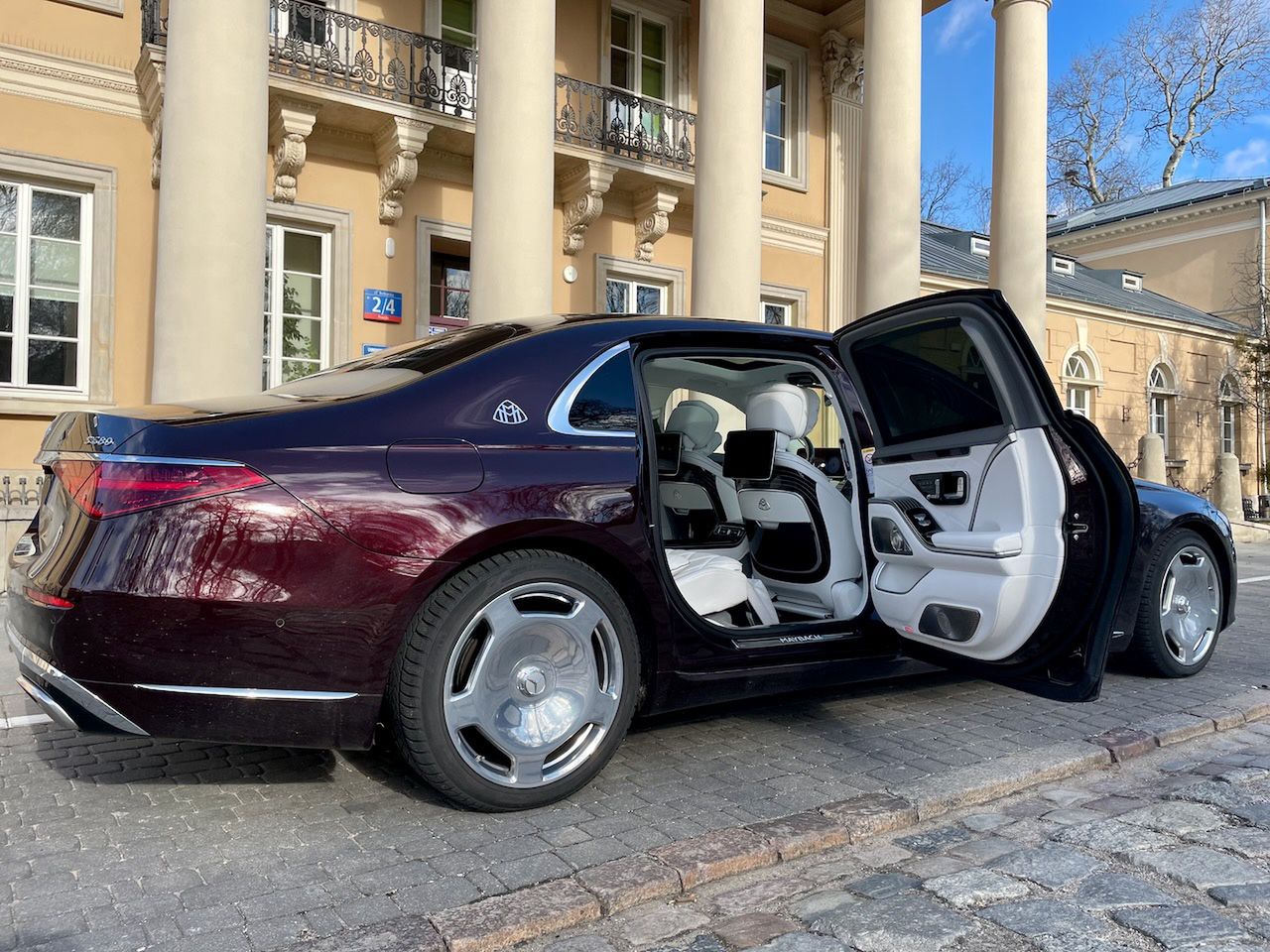 Mercedes-Maybach S680