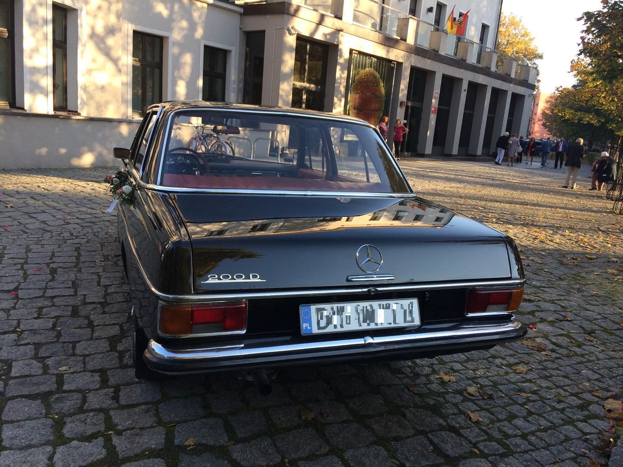 Mercedes-Benz W115 200D z 1969 roku od samego początku jeździł po polskich drogach