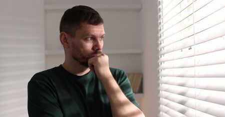 Mechanizm działania nikotyny – dlaczego walka z uzależnieniem jest tak trudna?