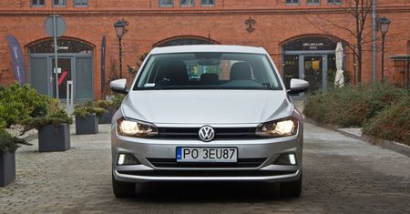 Nowy Volkswagen Polo to najlepszy możliwy zakup? Może się bardziej opłacać niż Toyota Yaris
