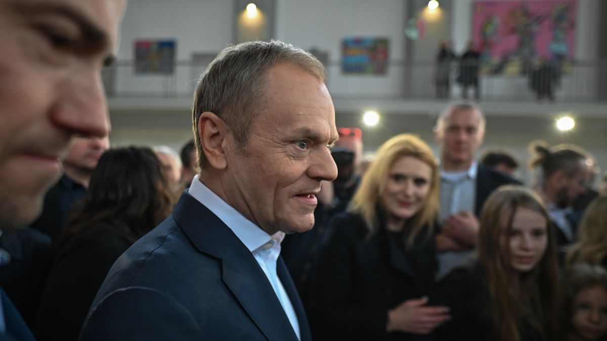 KATOWICE, POLAND - MARCH 26:
Donald Tusk, Chairman of the Civic Platform (PO) opposition party, pictured after his address to the press at the Szyb Gallery in Katowice, surrounded by party members, on March 26, 2023, in Katowice, Poland.
The leader of Civic Platform concludes his election campaign tour in the Silesia region, meeting with party members and supporters. (Photo by Artur Widak/NurPhoto via Getty Images)