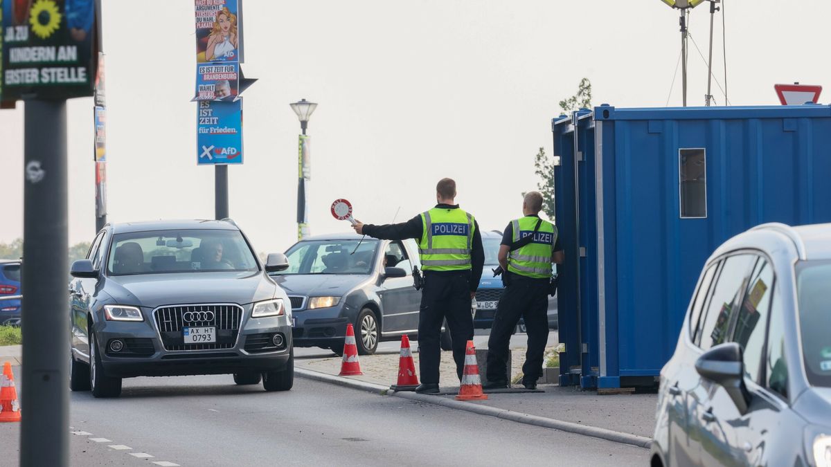 Niemieckie kontrole na granicy z Polsk?
Fot. Wojciech Olkusnik/East News, Slubice - Frankfurt n. Odra,19.09.2024. Niemcy rozszerzyly kontrole na granicach wszystkich panstw osciennych. Na granicy z Polska takie kontrole prowadzone sa od pazdziernika 2023 roku.
Wojciech Olkusnik