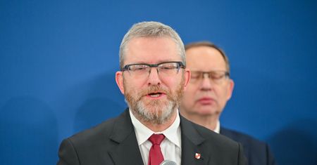Wrze w Konfederacji. Dwóch posłów odmówiło poparcia dla Mentzena