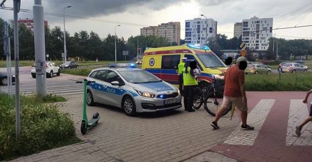 Potrącenie rowerzysty na al. Andersa. Kierująca hondą nie zatrzymała się przed przejazdem dla rowerów