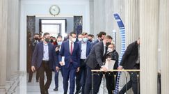 Hartwich tłumaczy pogoń za Morawieckim. "Dworczyk mnie popychał"