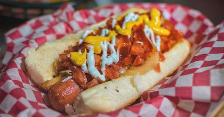 Cena hot doga zwala z nóg. Tyle trzeba zapłacić w Warszawie