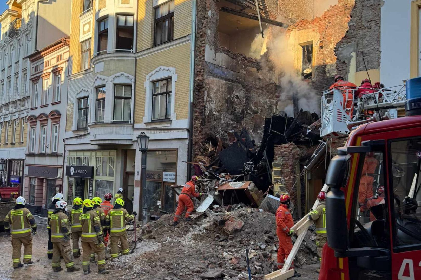Potężny wybuch w Cieszynie. Wciąż poszukiwane są 2 osoby
