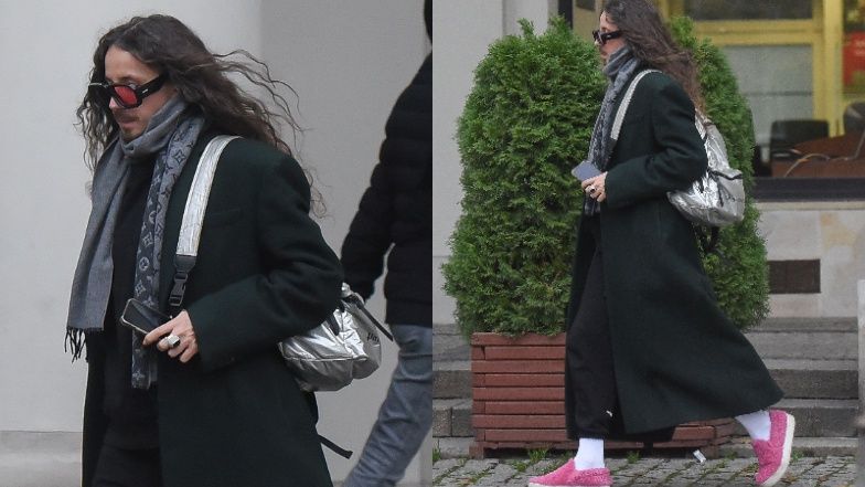 Michał Szpak w szaliku za ponad 2 tysiące i  różowych kapciuszkach mknie po Warszawie załatwiając sprawunki (ZDJĘCIA)