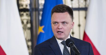 "Statek tonie". Hołownia komentuje decyzję Dudy