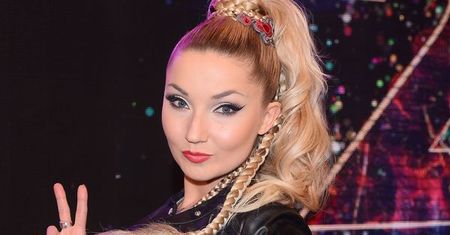 Co się stało z biustem Cleo?