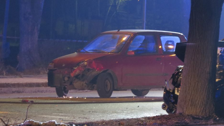 Gdy w 2017 roku kierowca seicento zaliczył stłuczkę z rządową kolumną, wiadomo było, że sprawa nabierze rangi państwowej. Ale chyba nie aż tak