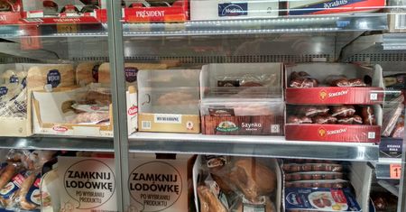Cenowy zawrót głowy w Biedronce. Sieć tłumaczy się z nieprawidłowości w swoich sklepach