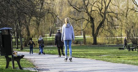 Nowe restrykcje a wyjście na spacer. Odpowiadamy na wątpliwości czytelników