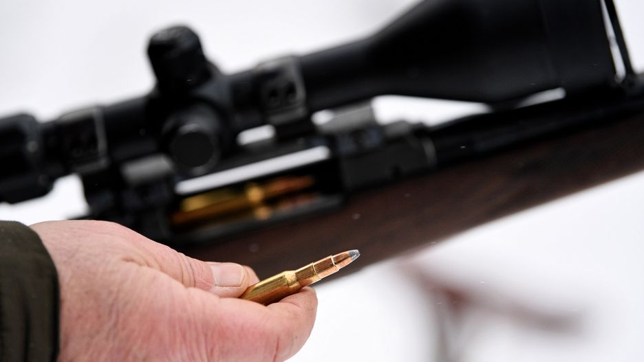 Tragiczny wypadek podczas czyszczenia myśliwskiej broni 