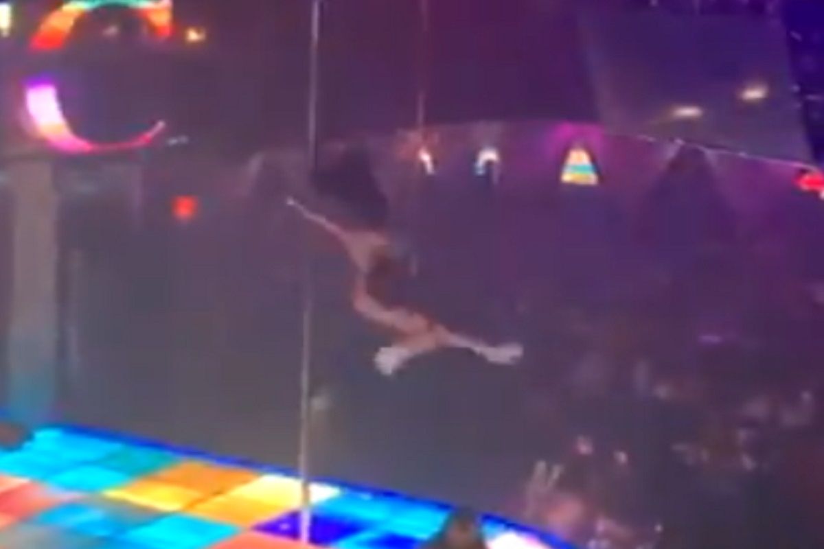 USA. Striptizerka spadła z 4-metrowej rury do tańca