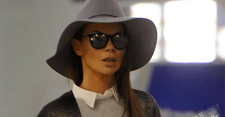 TYLKO U NAS! Edyta Górniak nawet w podróży wygląda modnie. Każdy detal tej stylizacji jest hitem jesieni - od kapelusza po buty [PAPARAZZI]
