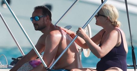 Księżna Mette-Marit i książę Haakon przyłapani na wakacjach