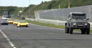 Mercedes-Benz G63 AMG 6x6 ściga się na torze!