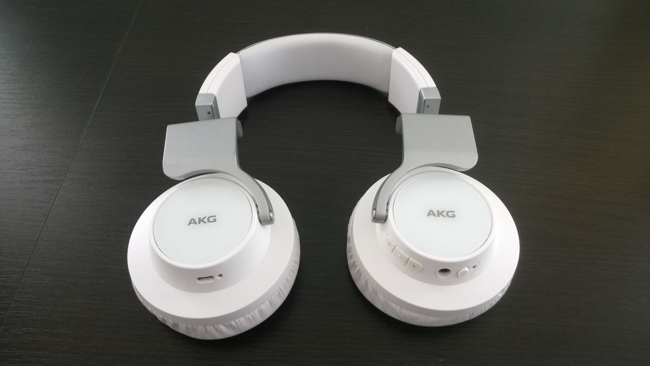 AKG K845BT